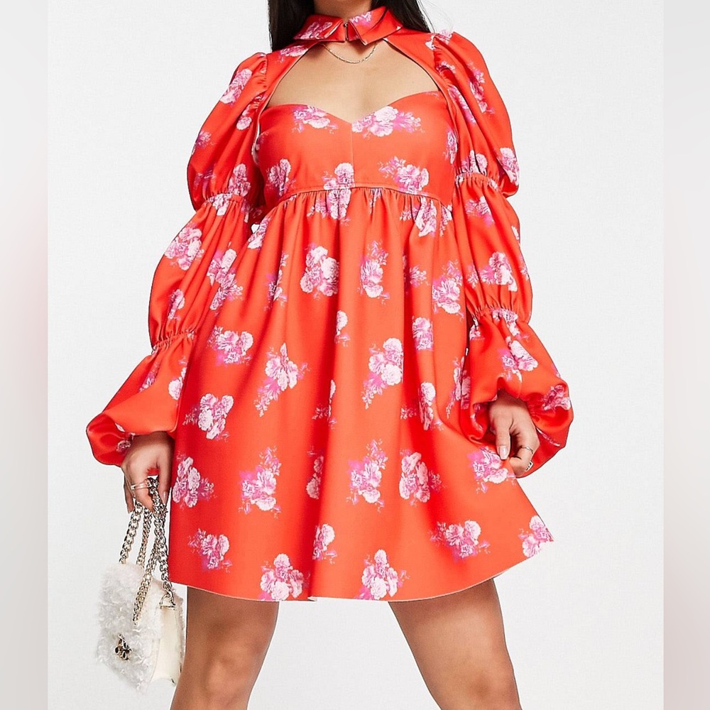 NWT never worn. Purchased for an event that was cancelled.